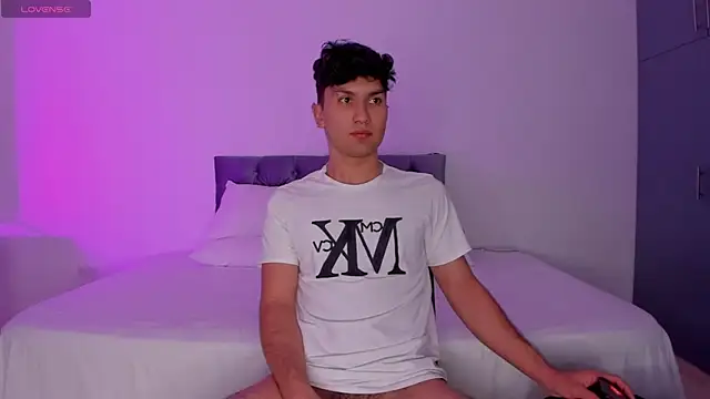 Snapshot of Valerio_James7 chatting on March 2025 03:22:01 AM Valerio James7 online show from March 2025 03:22:01 AM