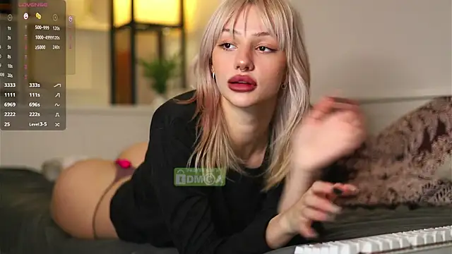 Snapshot of BabeHolly chatting on March 2025 05:57:02 PM BabeHolly online show from March 2025 05:57:02 PM