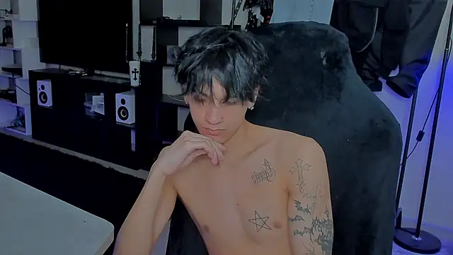 MarkBrowniii online show from April 2026 06:04:02 PM