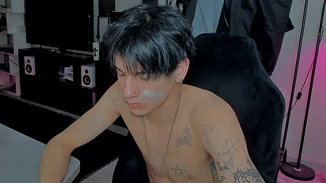 MarkBrowniii online show from April 2026 04:46:02 PM