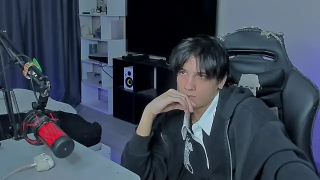 MarkBrowniii online show from October 2025 12:34:01 AM