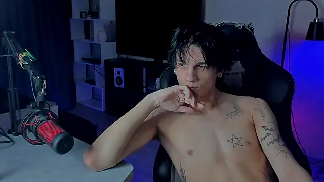 MarkBrowniii online show from December 2025 09:14:02 PM