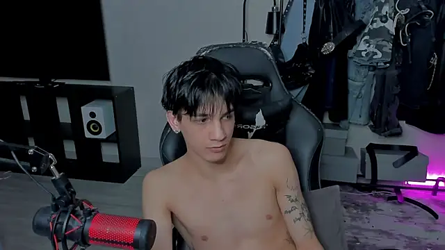 MarkBrowniii online show from March 2025 01:02:01 AM