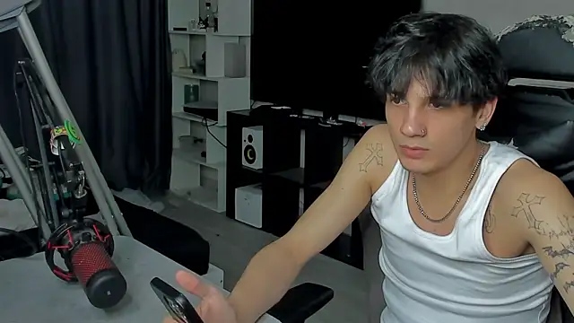 MarkBrowniii online show from September 2025 02:56:01 AM