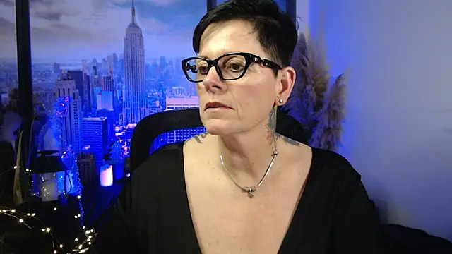 ninarandmann online show from December 2025 06:22:01 PM