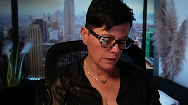 ninarandmann online show from November 2025 06:30:02 PM