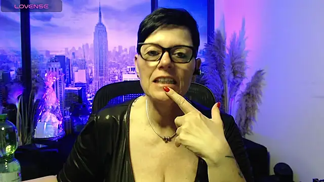 ninarandmann online show from May 2026 03:48:01 PM