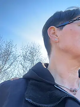 ninarandmann online show from March 2026 12:01:01 PM