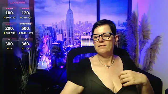 Snapshot of ninarandmann chatting on June 2026 04:26:02 PM ninarandmann online show from June 2026 04:26:02 PM