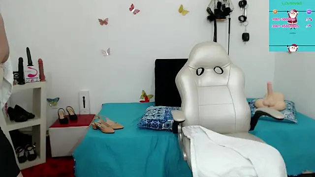 mom hot   online show from December 2025 08:34:02 PM