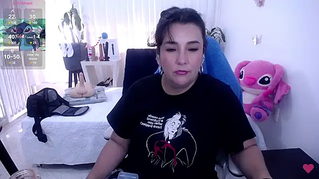 Snapshot of mom_hot__ chatting on July 2026 08:59:01 PM mom hot online show from July 2026 08:59:01 PM