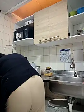 Natasha milf   online show from October 2025 12:37:02 PM