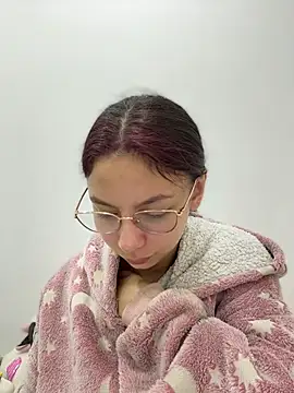 Bonniepark online show from December 2025 12:18:02 PM