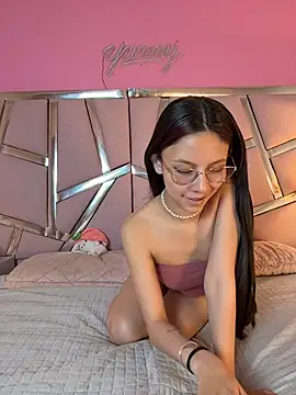 Bonniepark online show from April 2026 01:07:02 PM