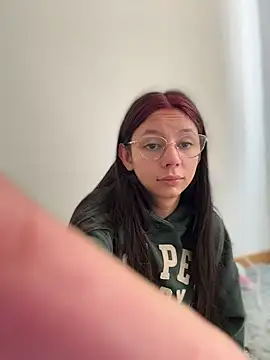 Bonniepark online show from December 2025 06:07:02 PM