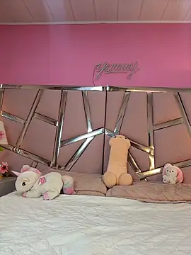 Bonniepark online show from April 2026 12:39:01 PM