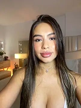  laura 02 online show from November 2025 05:45:02 PM