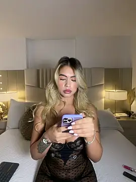  laura 02 online show from April 2026 12:34:01 PM