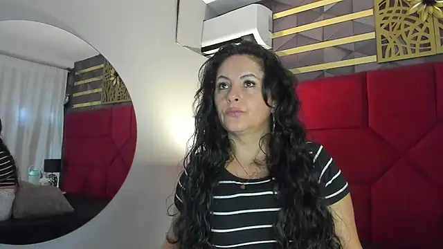 Snapshot of hanny_milf chatting on February 2025 11:50:02 AM hanny milf online show from February 2025 11:50:02 AM