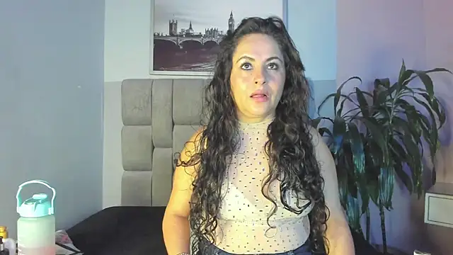 Snapshot of hanny_milf chatting on September 2025 11:33:02 AM hanny milf online show from September 2025 11:33:02 AM