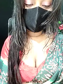 Idhika Paul online show from November 2025 06:35:02 PM