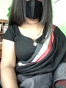 Idhika Paul online show from November 2025 07:03:01 PM