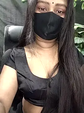 Idhika Paul online show from December 2025 05:42:01 AM