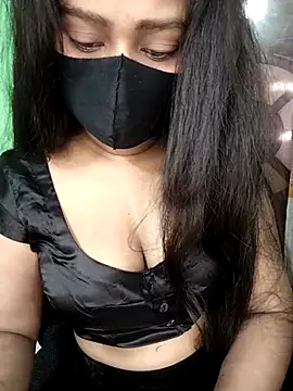 Idhika Paul online show from December 2025 03:22:02 PM