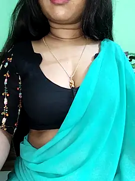 Idhika Paul online show from February 2026 12:13:02 AM