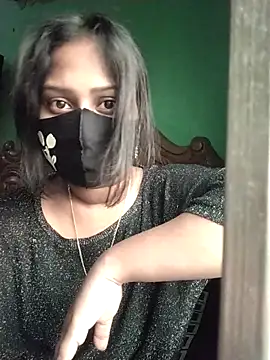 Idhika Paul online show from December 2025 10:48:02 AM