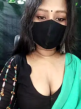 Idhika Paul online show from November 2025 12:37:01 AM