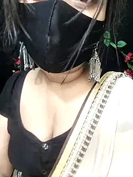 Idhika Paul online show from November 2025 09:08:02 PM