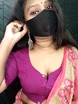 Idhika Paul online show from November 2025 02:59:01 AM