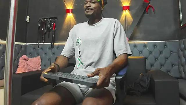 Snapshot of Terrance_z chatting on November 2025 07:58:01 PM Terrance z online show from November 2025 07:58:01 PM