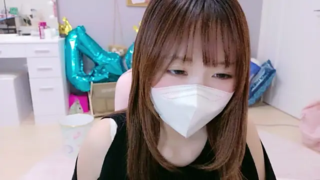 Yui-Ch online show from November 2025 12:05:01 PM