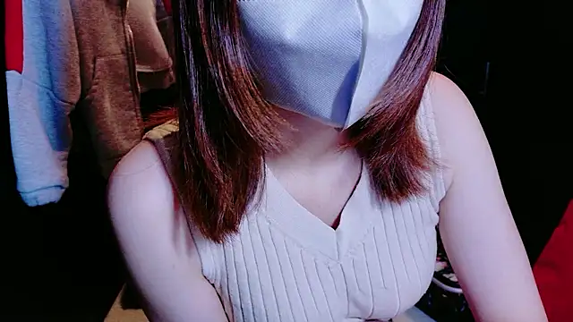 Snapshot of Yui-Ch chatting on July 2026 01:11:01 PM Yui-Ch online show from July 2026 01:11:01 PM