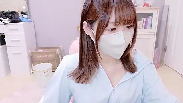 Snapshot of Yui-Ch chatting on March 2025 12:28:02 PM Yui-Ch online show from March 2025 12:28:02 PM