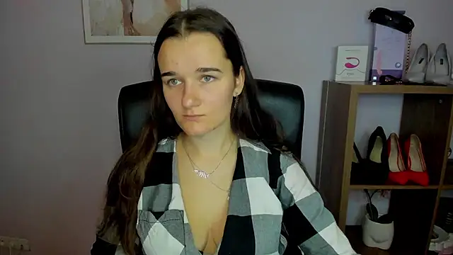 Snapshot of KateDelight chatting on October 2025 06:48:02 AM KateDelight online show from October 2025 06:48:02 AM
