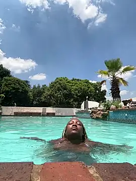 Snapshot of THEBUTTERNUT chatting on February 2026 11:06:01 AM THEBUTTERNUT online show from February 2026 11:06:01 AM