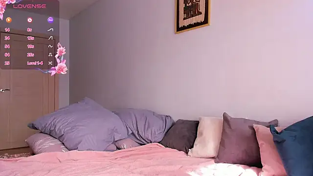 Snapshot of CrystalRey chatting on September 2025 05:30:01 AM CrystalRey online show from September 2025 05:30:01 AM