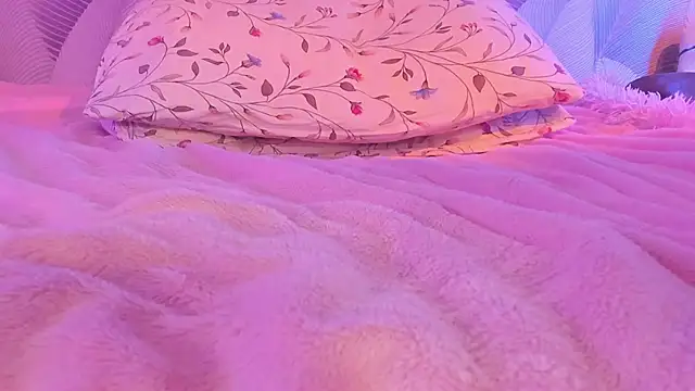 Snapshot of CrystalRey chatting on March 2025 08:06:02 AM CrystalRey online show from March 2025 08:06:02 AM