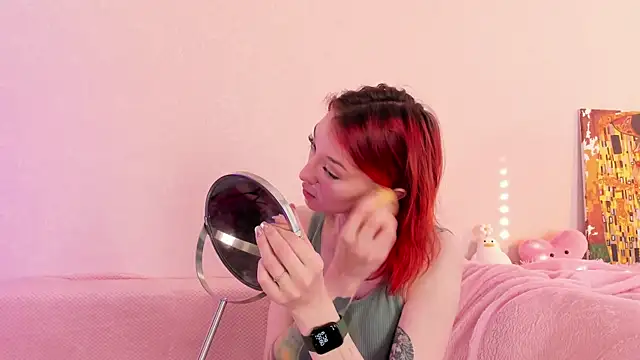 Snapshot of CrystalRey chatting on February 2025 04:57:02 AM CrystalRey online show from February 2025 04:57:02 AM