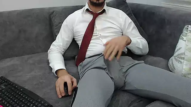 Snapshot of Naughtb0y chatting on November 2025 09:41:01 PM Naughtb0y online show from November 2025 09:41:01 PM