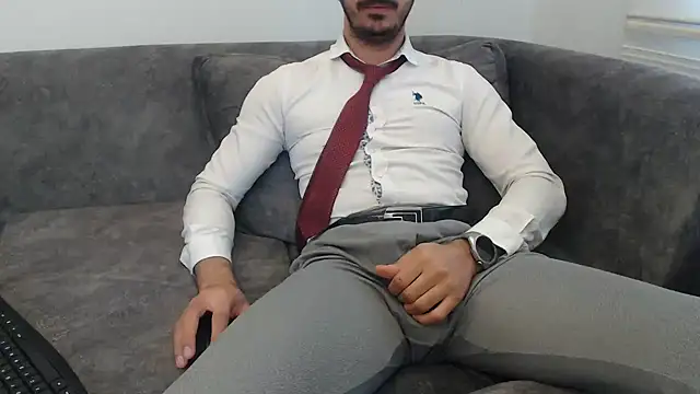 Snapshot of Naughtb0y chatting on May 2026 11:26:02 AM Naughtb0y online show from May 2026 11:26:02 AM