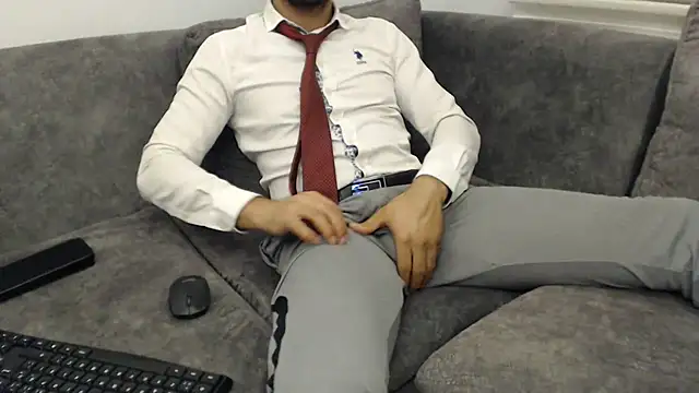 Naughtb0y online show from July 2026 10:57:02 PM