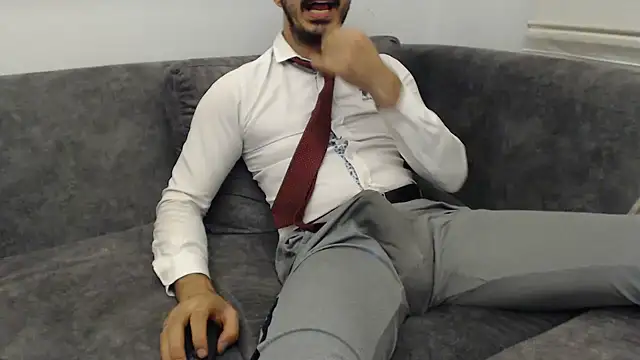 Naughtb0y online show from July 2026 10:43:01 PM