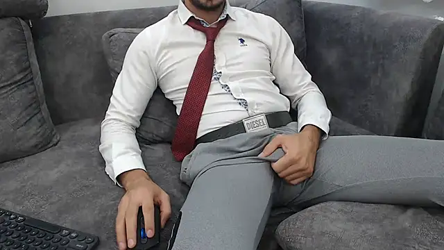 Naughtb0y online show from September 2025 10:09:02 PM