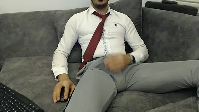 Naughtb0y online show from June 2026 10:47:01 PM
