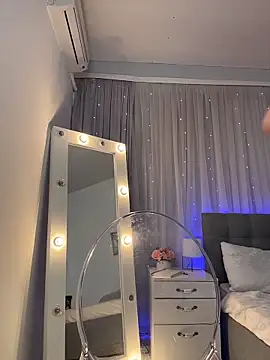 Snapshot of Milkissss chatting on November 2025 09:59:01 PM Milkissss online show from November 2025 09:59:01 PM