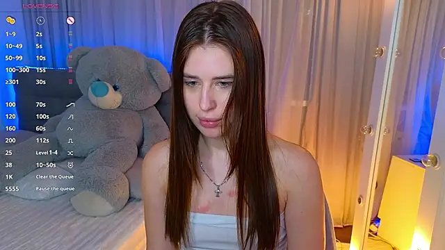 Milkissss online show from February 2026 10:12:02 PM